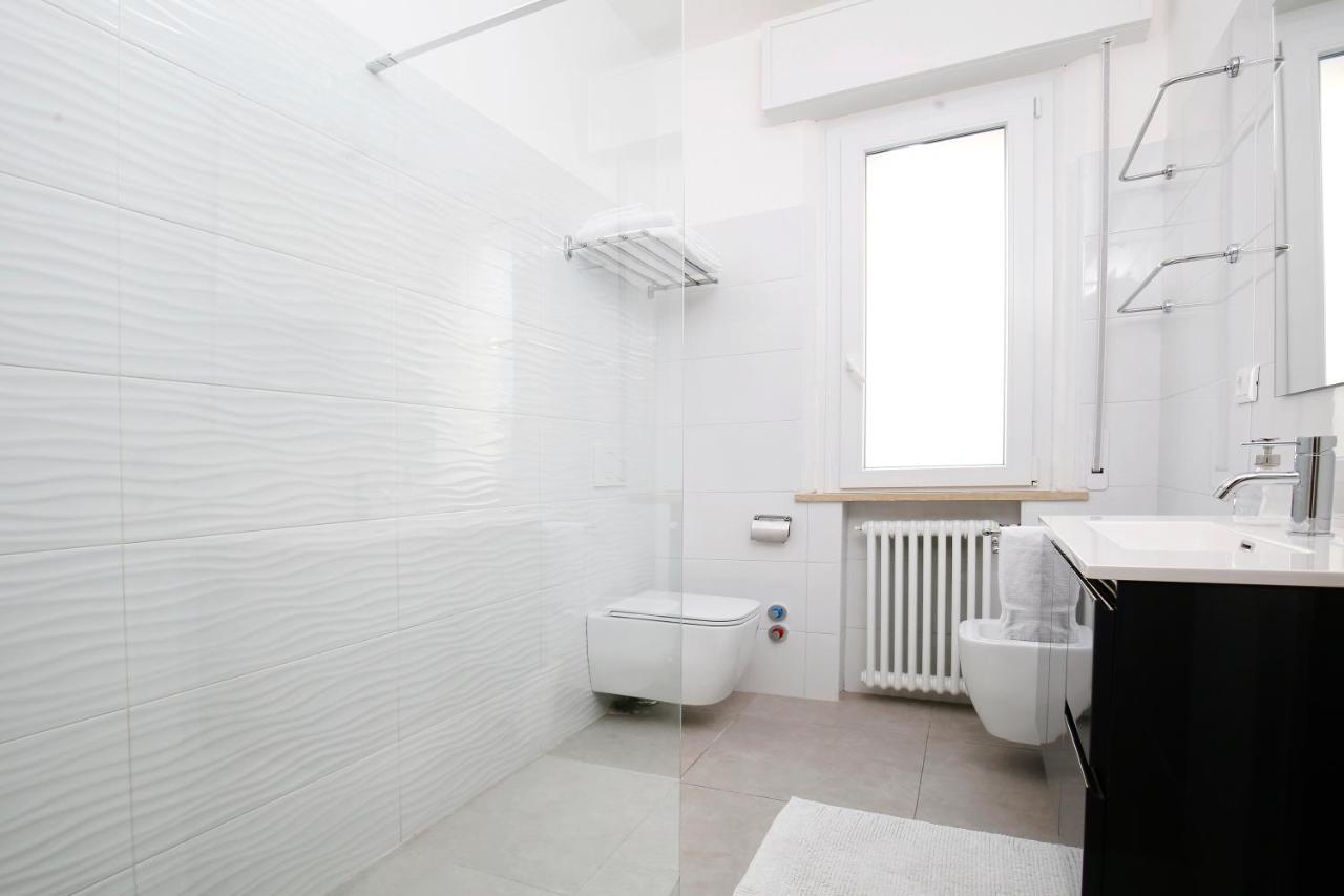 Appartamenti Diffusi Di Villa Fiorita Con Accesso Alle Piscine Della Struttura Principale Каттолика Экстерьер фото
