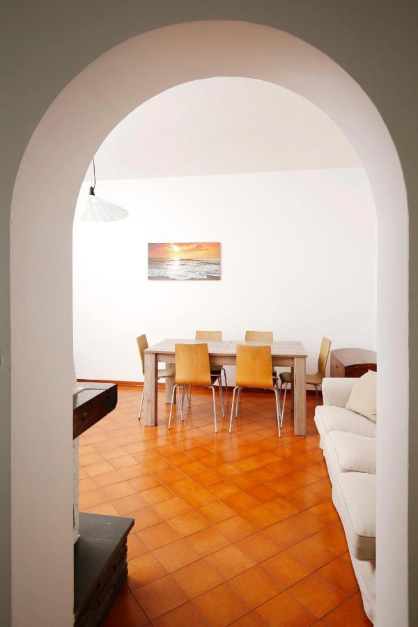 Appartamenti Diffusi Di Villa Fiorita Con Accesso Alle Piscine Della Struttura Principale Каттолика Экстерьер фото