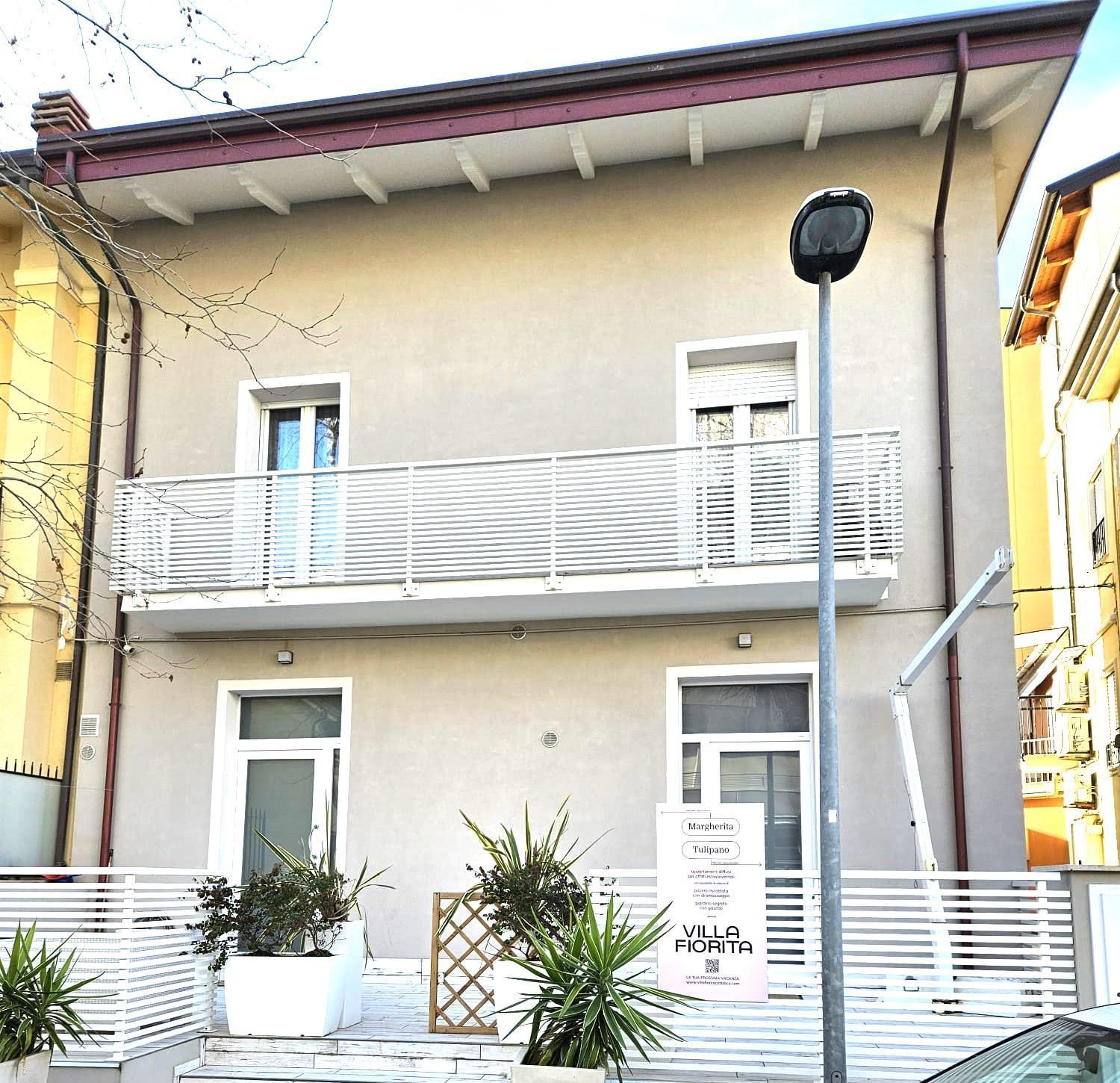 Appartamenti Diffusi Di Villa Fiorita Con Accesso Alle Piscine Della Struttura Principale Каттолика Экстерьер фото